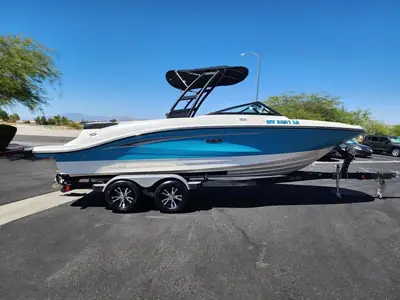 2022 Sea Ray SPX 210