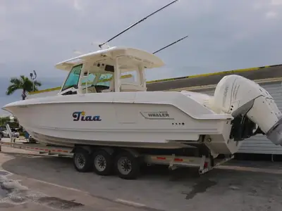 2018 Boston Whaler 380 Outrage