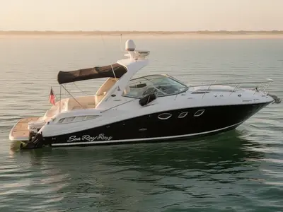 2008 Sea Ray 330 Sundancer