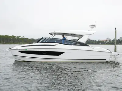 2020 Aquila 32 Sport