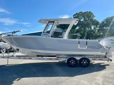 Robalo R270