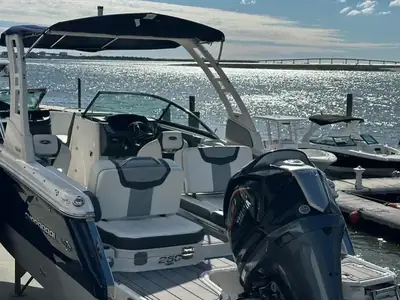 2023 Chaparral 250 OSX