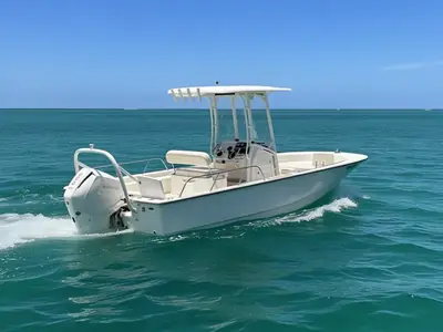 2025 Boston Whaler 210