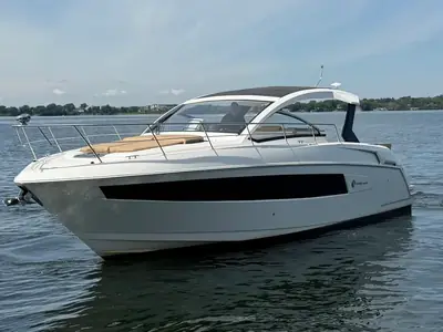 2015 Cruisers 390 EXPRESS COUPE