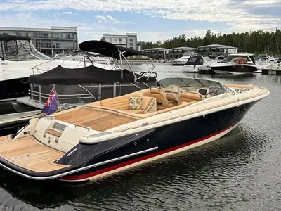 Chris-Craft Launch 28