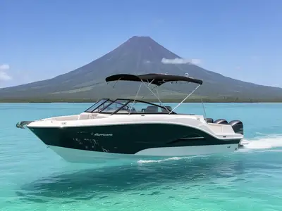 2023 Hurricane SunDeck 235 OB