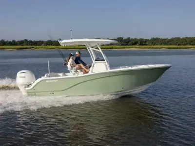 Sea Fox 228 Commander