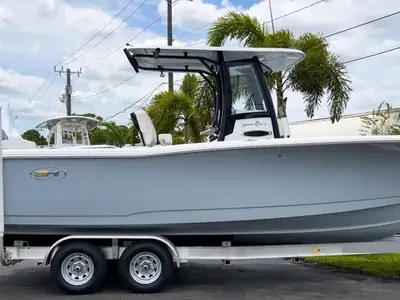 2023 Sea Hunt GAMEFISH 27 CB