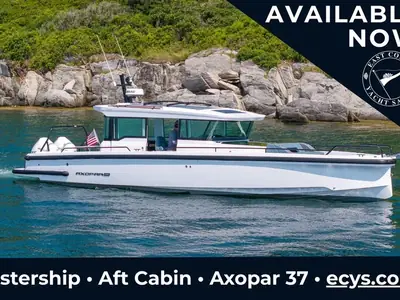 Axopar 37 XC Cross Cabin
