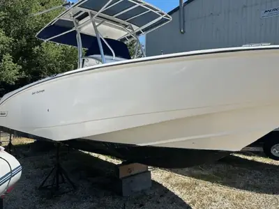 2006 Boston Whaler 240