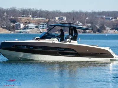 Invictus GT320