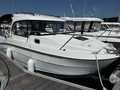  Beneteau Antares 8