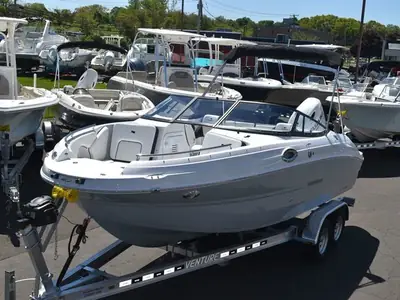 2026 Stingray 211DC
