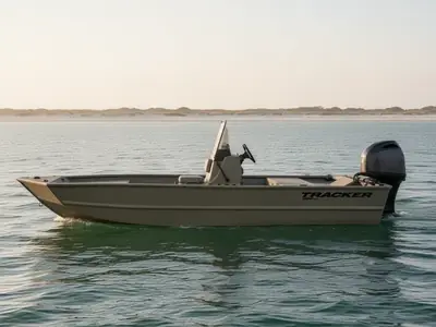 2026 Tracker Grizzly 1860 CC