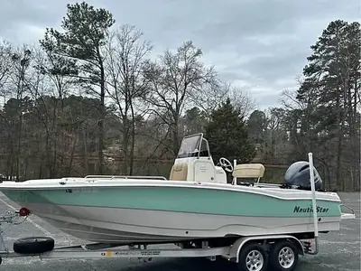 2019 NauticStar 211 Hybrid