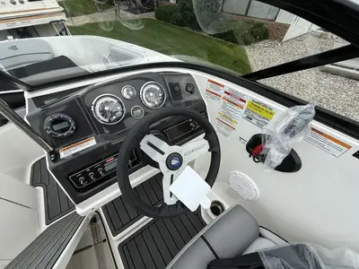 Bayliner Corp VR4