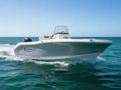 2025 Robalo R180