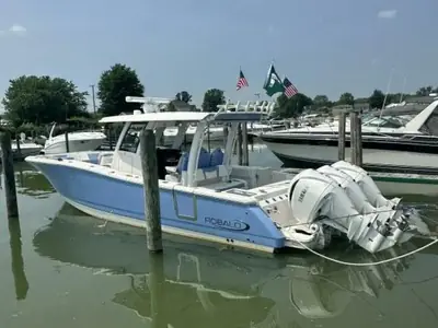 2023 Robalo R360