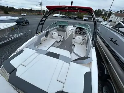 2022 Chaparral 23 SSi OB
