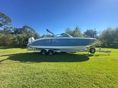 2025 Sea Ray SDX 270