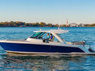 Tiara 38 LS