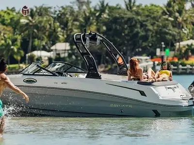 2025 Bayliner VR6