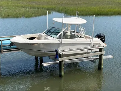 2022 Boston Whaler 240 Vantage