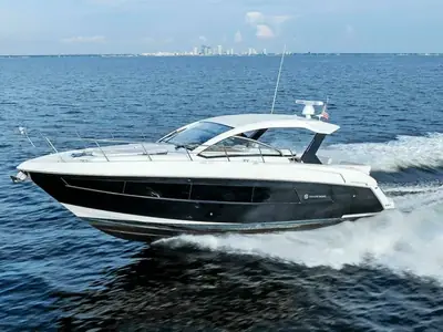 2015 Cruisers 390 EXPRESS COUPE