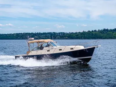 2004 Mainship Motor 34 PILOT