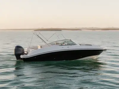 2015 Hurricane SUN DECK 2690