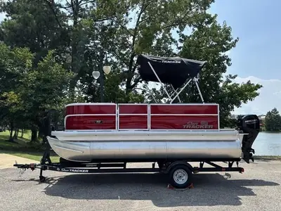 2026 Sun Tracker PARTY BARGE 16 DLX