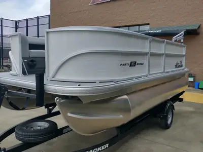 Sun Tracker PARTY BARGE 16 DLX