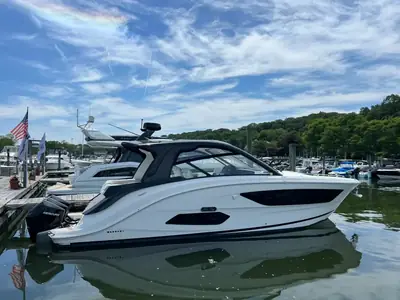 2023 Sea Ray 370 Sundancer