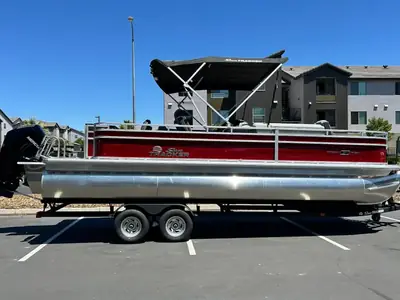 Sun Tracker SPORTFISH 24 XP3
