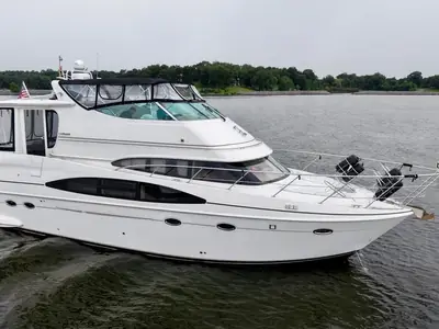 2004 Carver 466 MOTOR YACHT