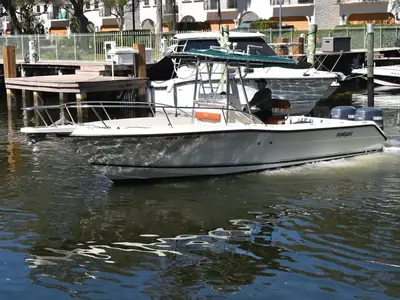 2001 Pursuit 2470 CENTER CONSOLE
