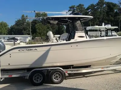 2023 Cobia 280 Center Console