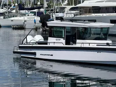 2022 Axopar 28 CABIN