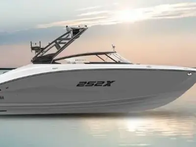 2025 Yamaha 252XE