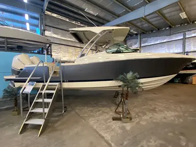Chris-Craft Calypso 28