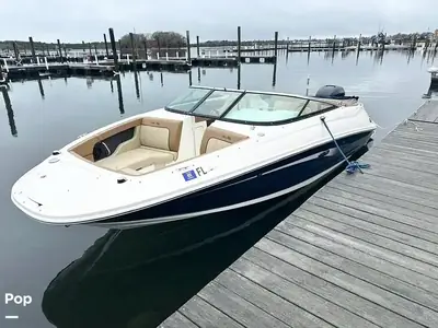 2015 Sea Ray Sundeck 220