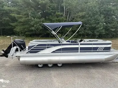 Bennington Pontoons 23 LFB