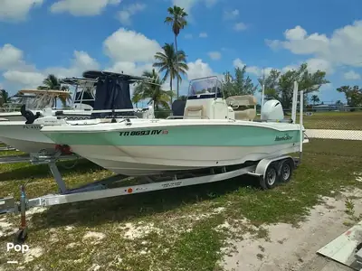 2021 NauticStar 211 Hybrid