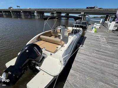 Bayliner DX 2200