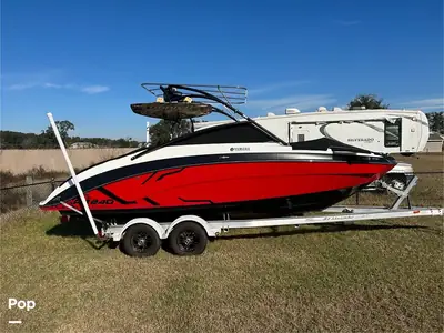 2013 Yamaha AR240