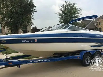 Glastron GXL-235