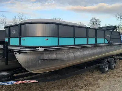 Bentley Pontoons 240 SWINGBACK