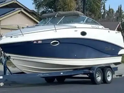 2005 Rinker FIESTA VEE 250