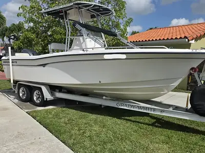 2003 Grady White 222 FISHERMAN