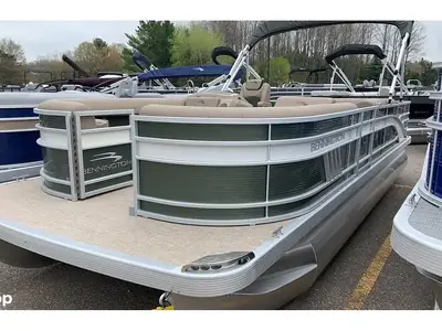 2023 Bennington Pontoons 22 LSAPG